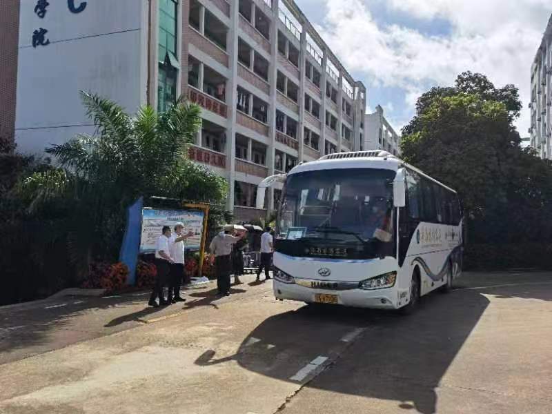 我院2020级同学奔赴实习单位开始岗位实习